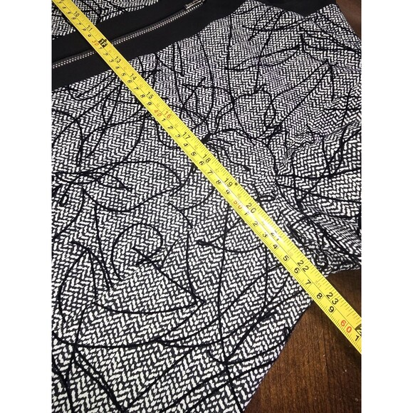 Joseph Ribkoff Women’s Size 8 Black White Abstract Print 2-Way Zip Front Jacket - Picture 10 of 14